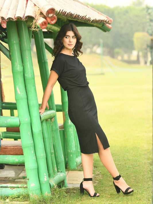 Exude Enigma Ribbed Blouson Dress (Black)