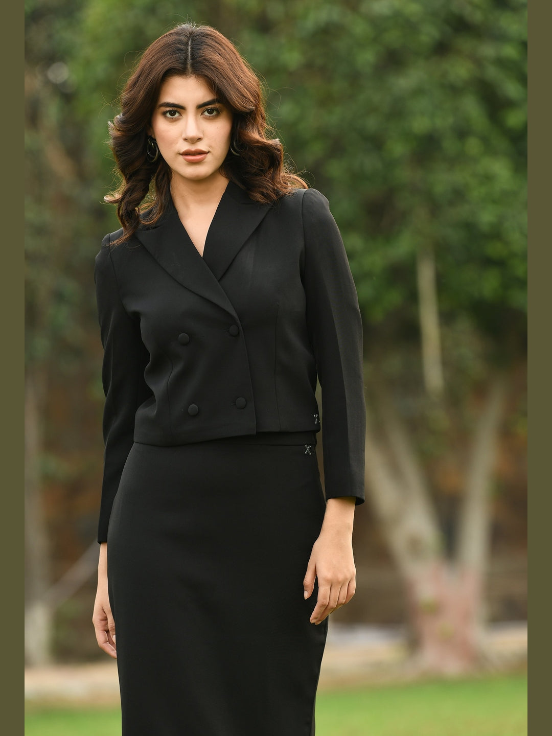 Exude Glorious Double-breasted Crop Blazer (Black)