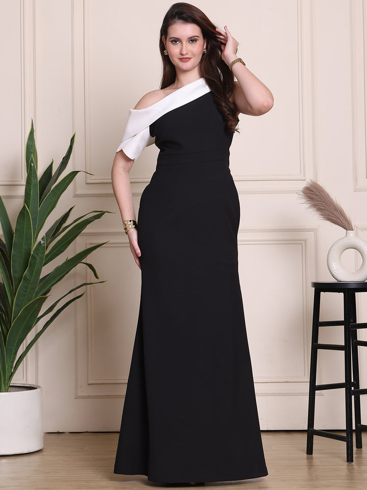 Exude Nocturnal Sparkle Elegant One Shoulder Gown Black and White 