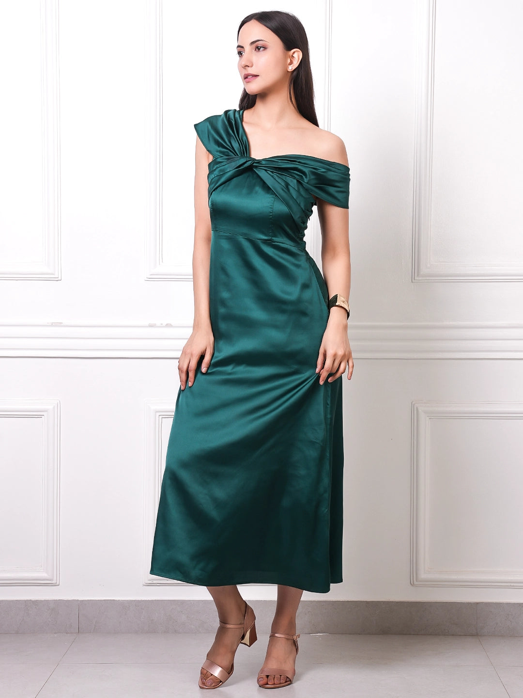 EXUE Emerald Twist Off-Shoulder Satin Midi Dress