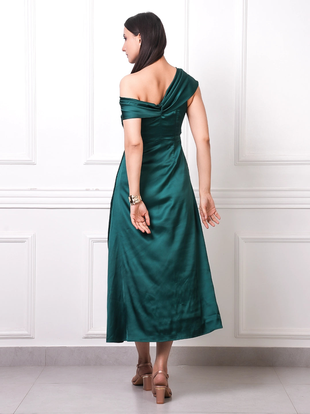 EXUE Emerald Twist Off-Shoulder Satin Midi Dress