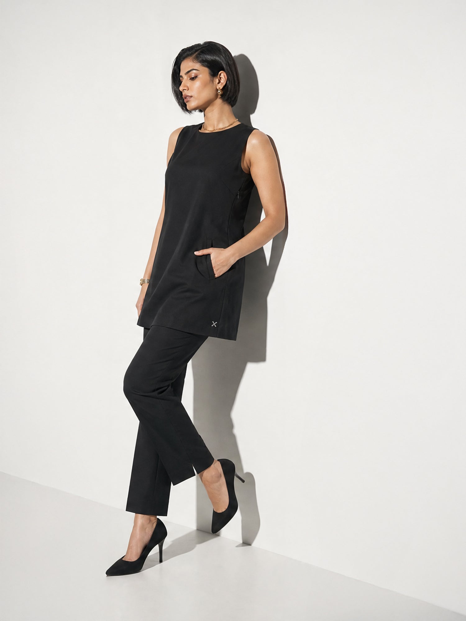 Exude Resplendent Thigh Length Tunic with Trouser (Black)