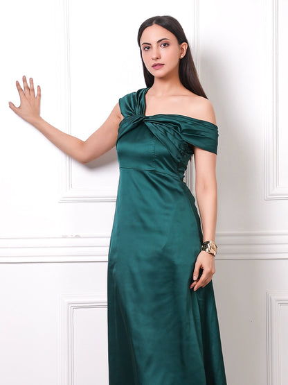 EXUE Emerald Twist Off-Shoulder Satin Midi Dress