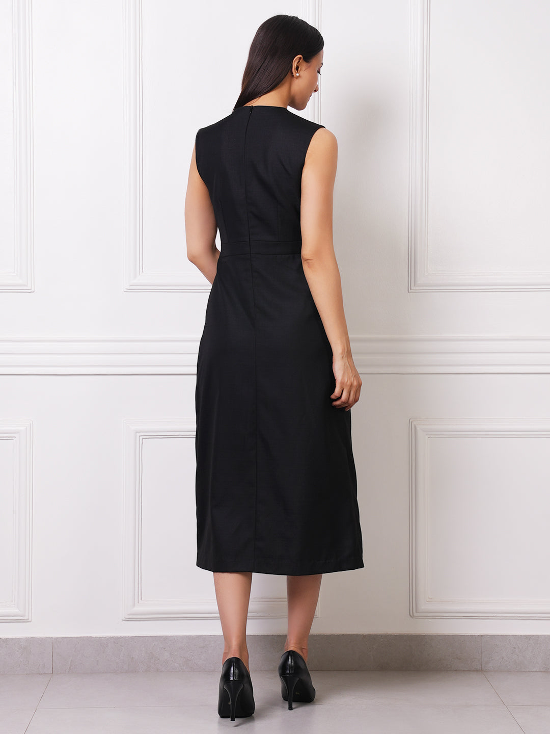Exude Noir Sculpted Midi Dress