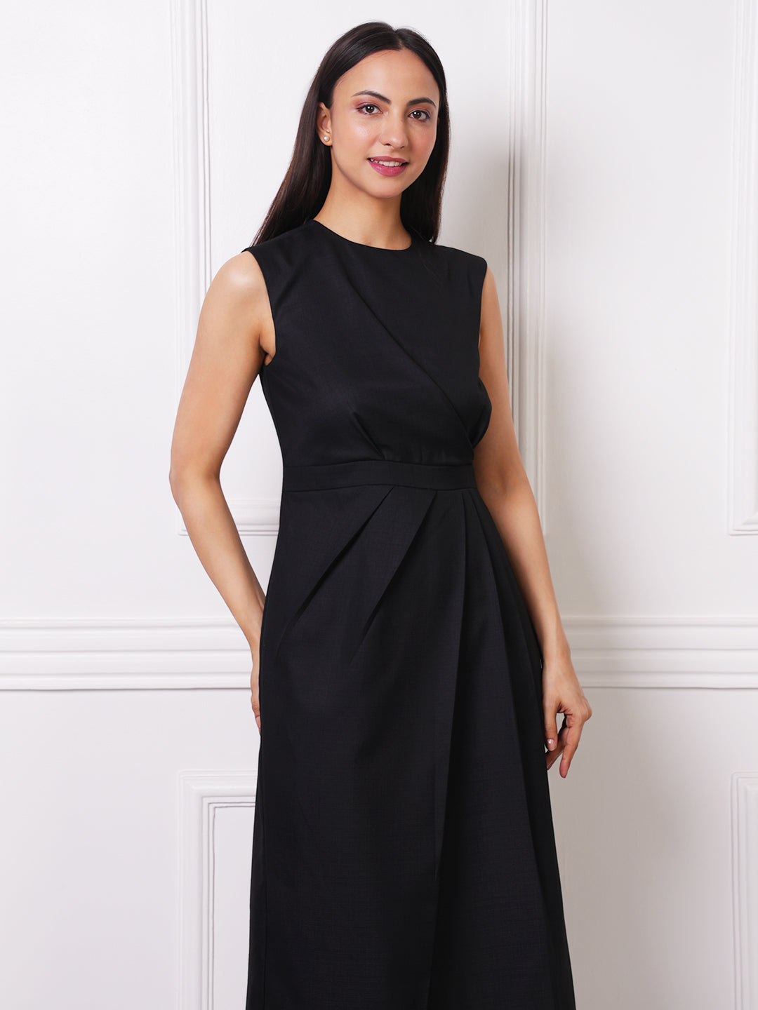 Exude Noir Sculpted Midi Dress