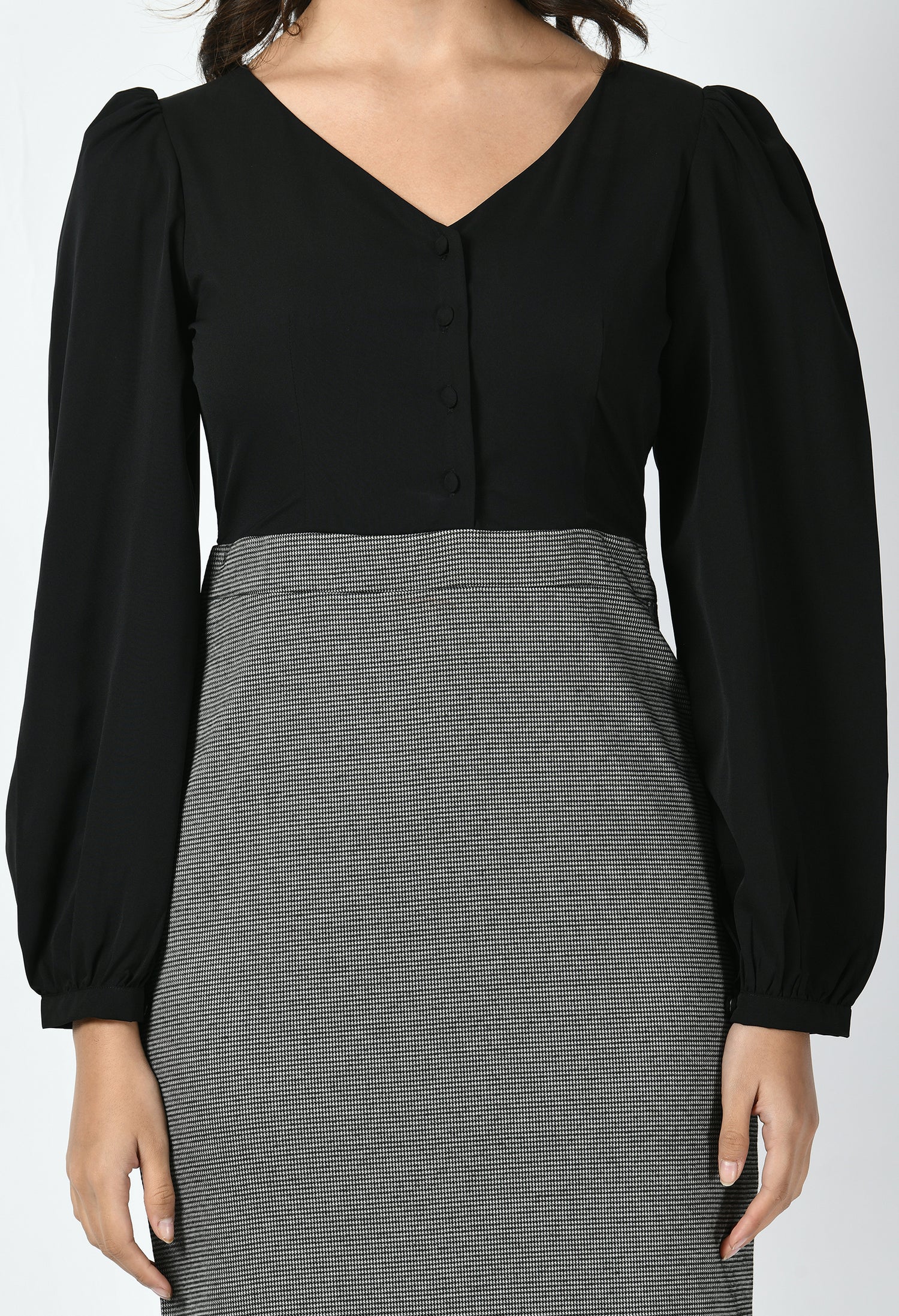 Exude Style Colour Blocked Sheath Dress (Charcoal Black + Black)