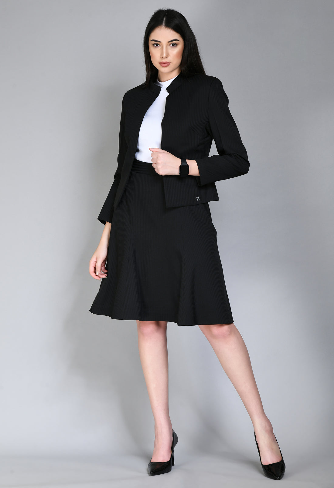 Exude Power Striped Mandarin Collar Short Blazer (Black)