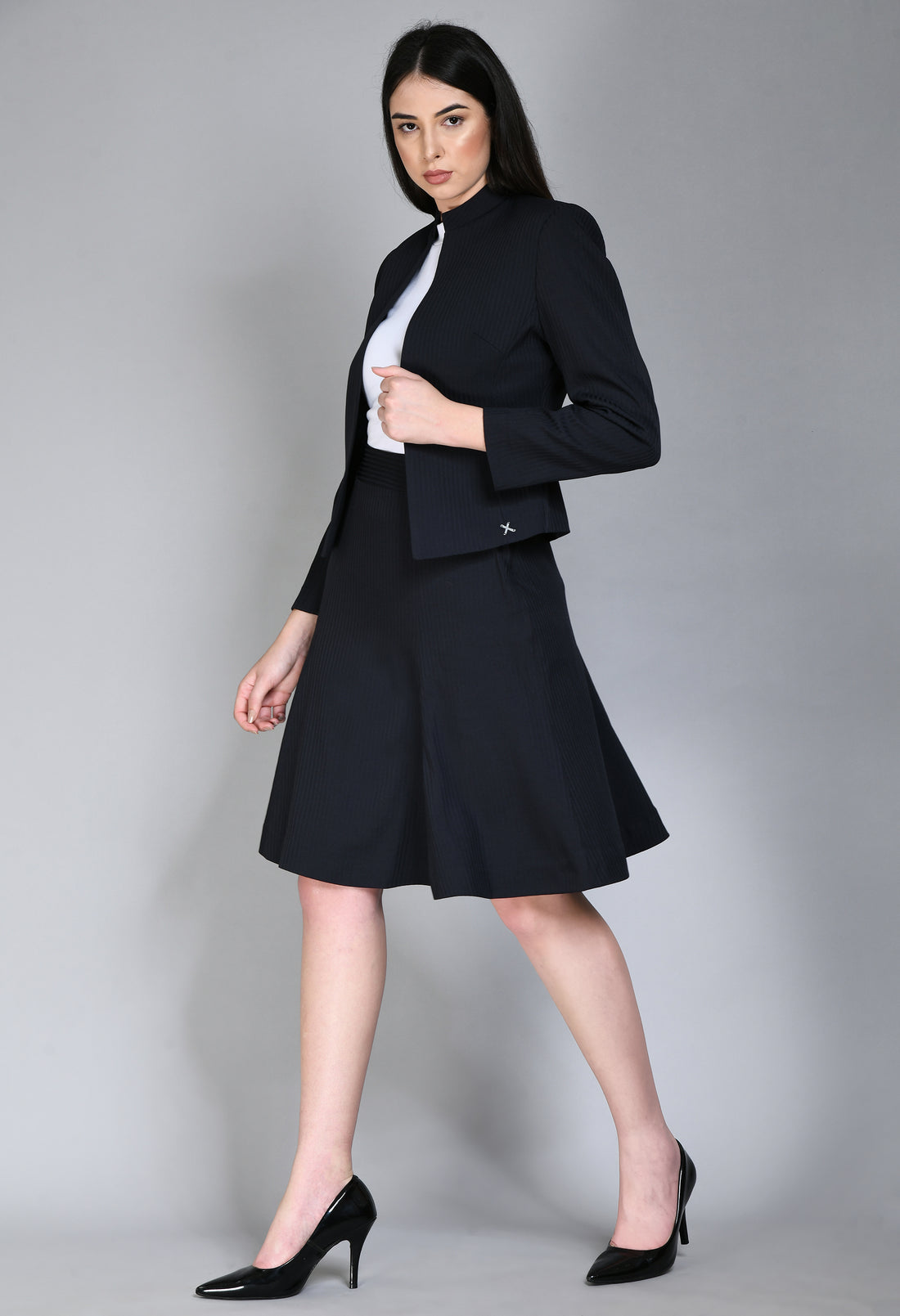 Exude Intelligence Striped Short Blazer A-line Skirt Suit (Navy)